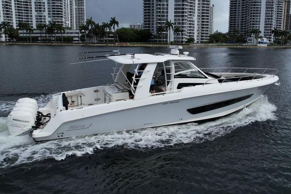 2020 Boston Whaler 420 Outrage