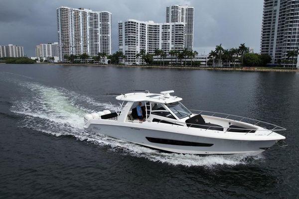 2020 Boston Whaler 420 Outrage