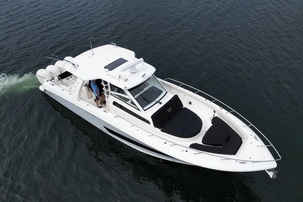 2020 Boston Whaler 420 Outrage