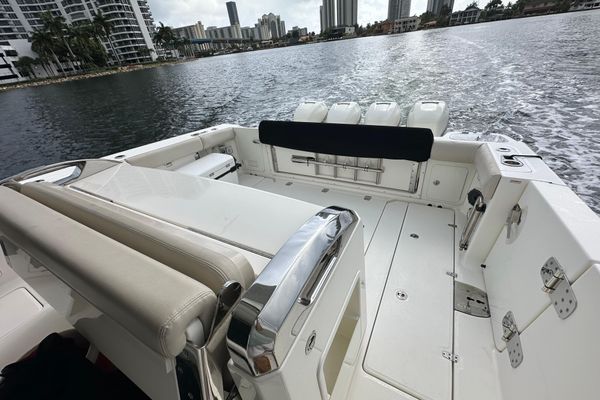 2020 Boston Whaler 420 Outrage