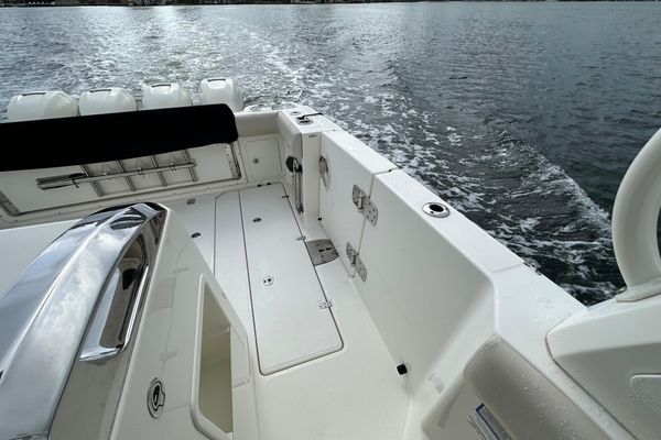 2020 Boston Whaler 420 Outrage
