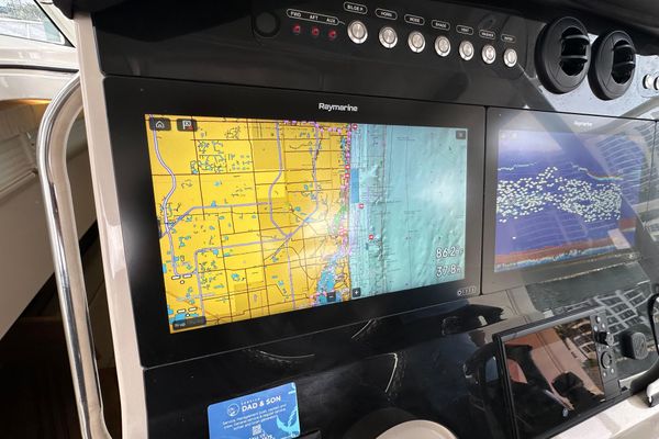 2020 Boston Whaler 420 Outrage