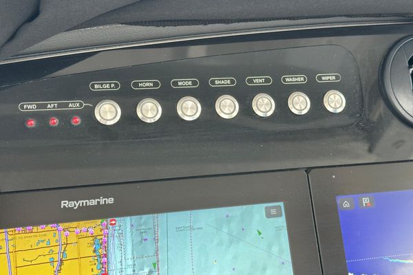 2020 Boston Whaler 420 Outrage