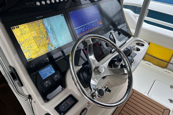 2020 Boston Whaler 420 Outrage