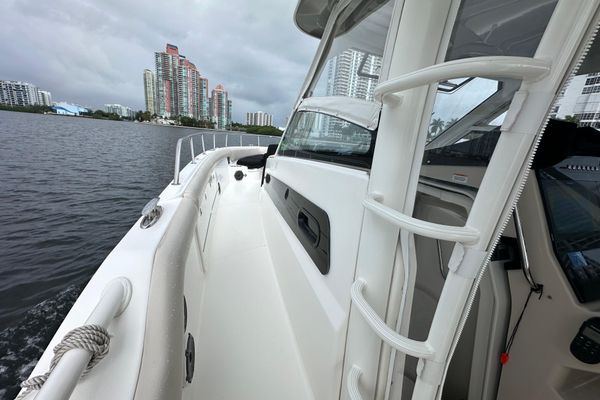 2020 Boston Whaler 420 Outrage