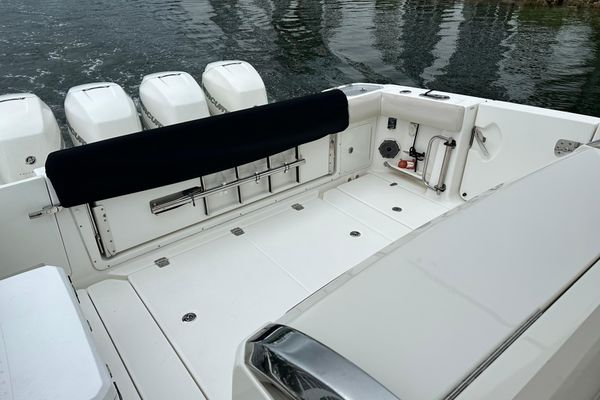 2020 Boston Whaler 420 Outrage