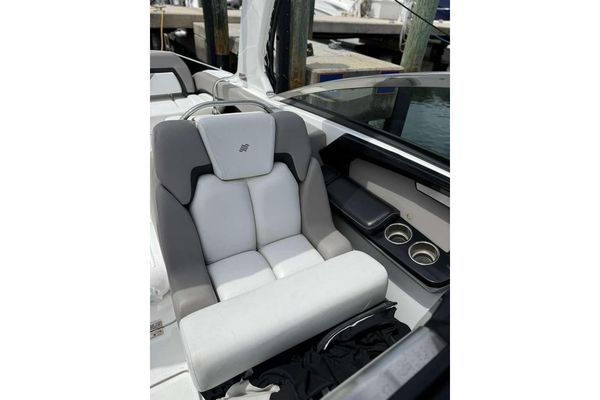 2022 29′ Four Winns H290 OB