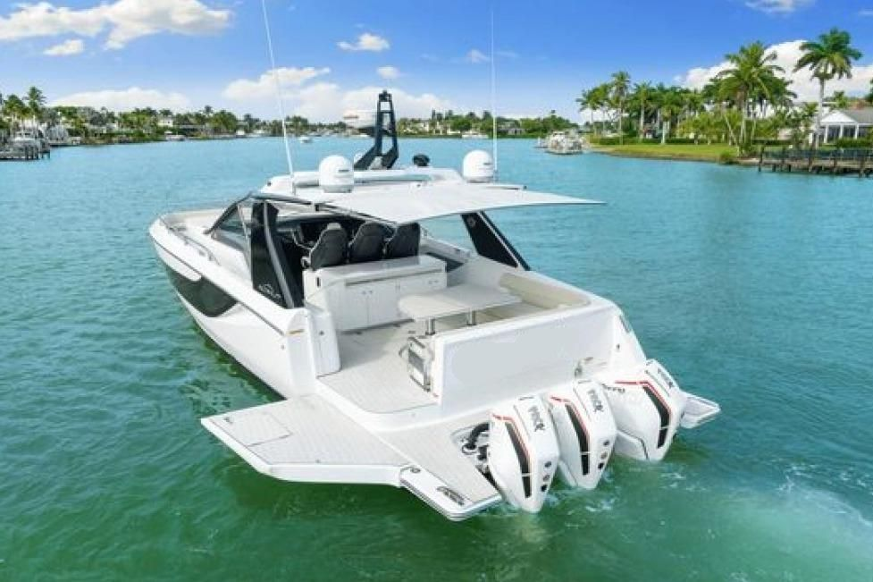 2023 42′ Azimut Verve 42