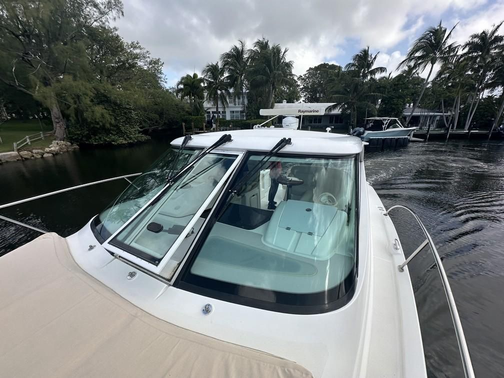 2008 35′ Tiara Yachts 3500 Sovran