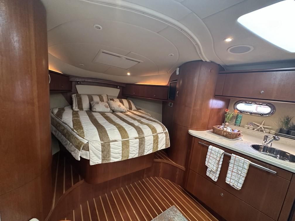 2008 35′ Tiara Yachts 3500 Sovran