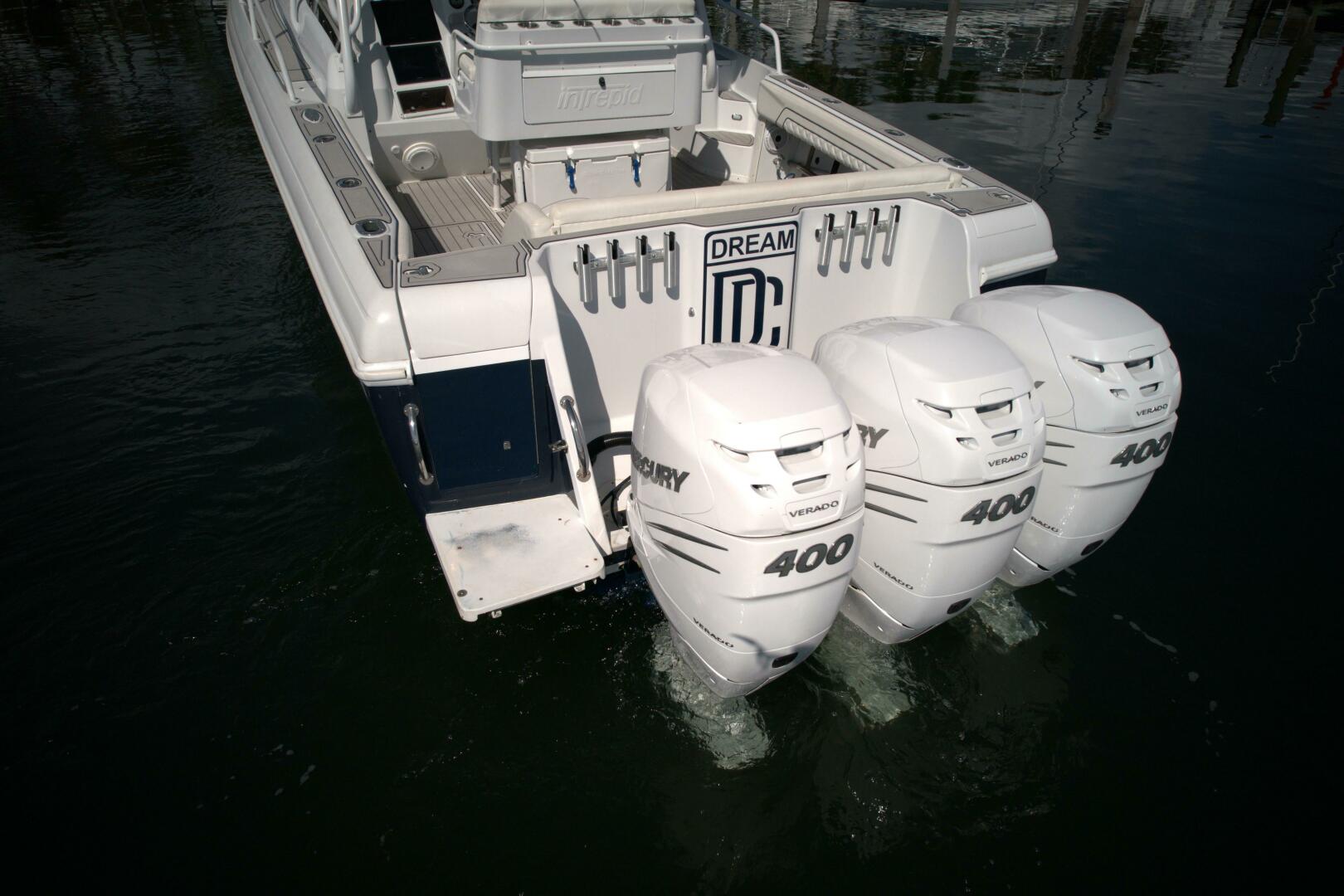 2002 37′ Intrepid 377