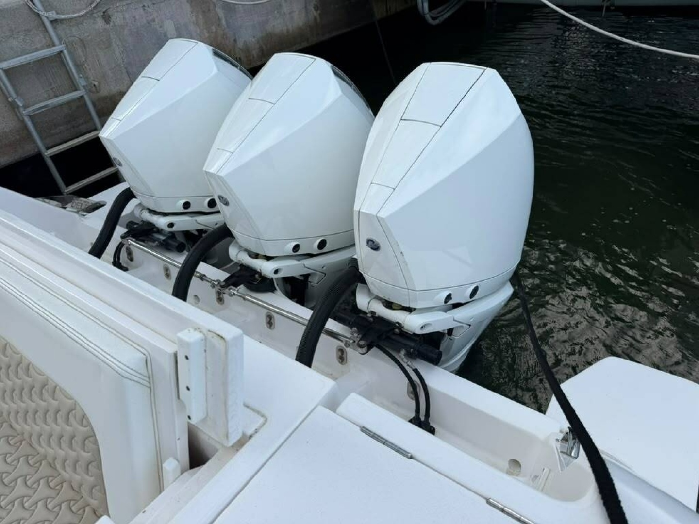 2021 47′ Intrepid 477 Evolution