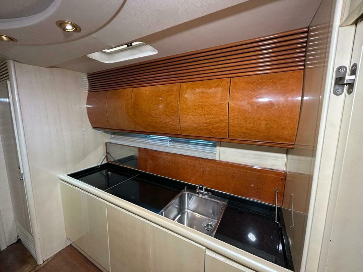 1999 54′ Pershing 54
