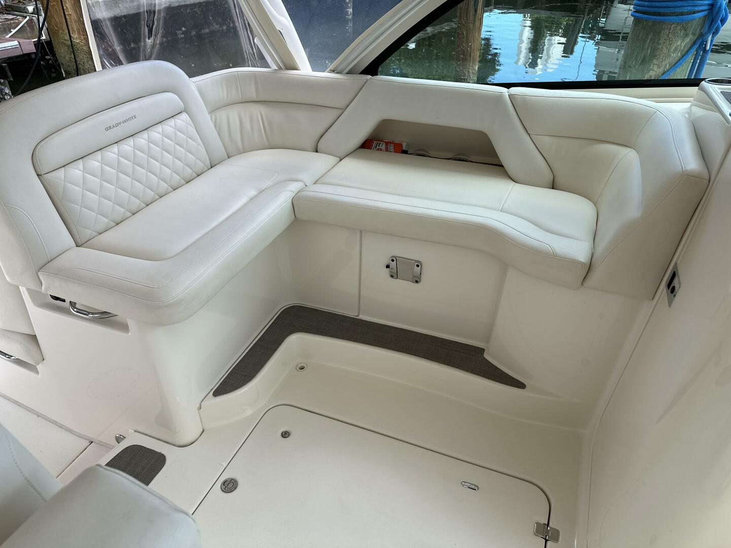 2017 37′ Grady-White Freedom 375