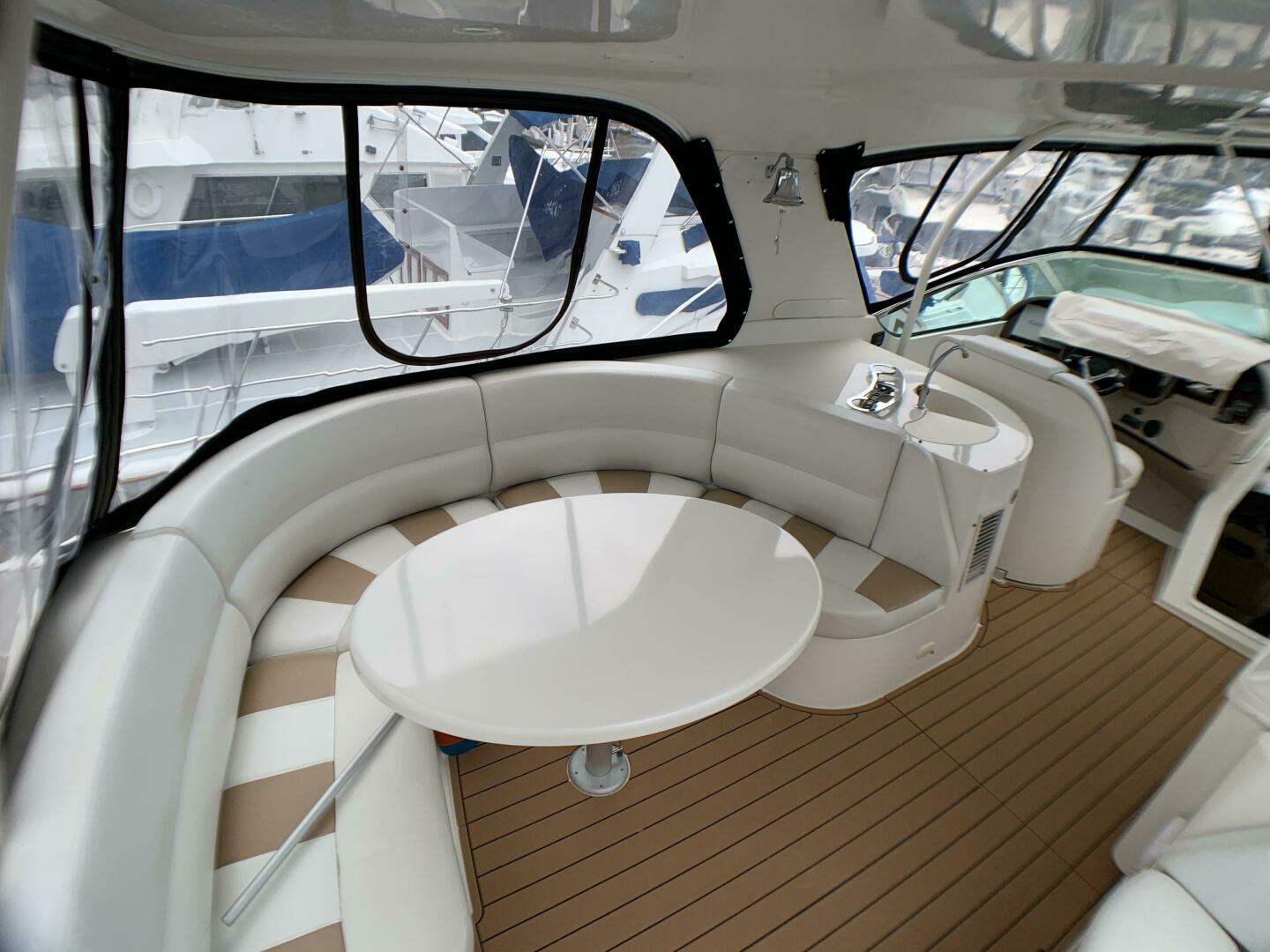 2006 56′ Carver 56 Voyager