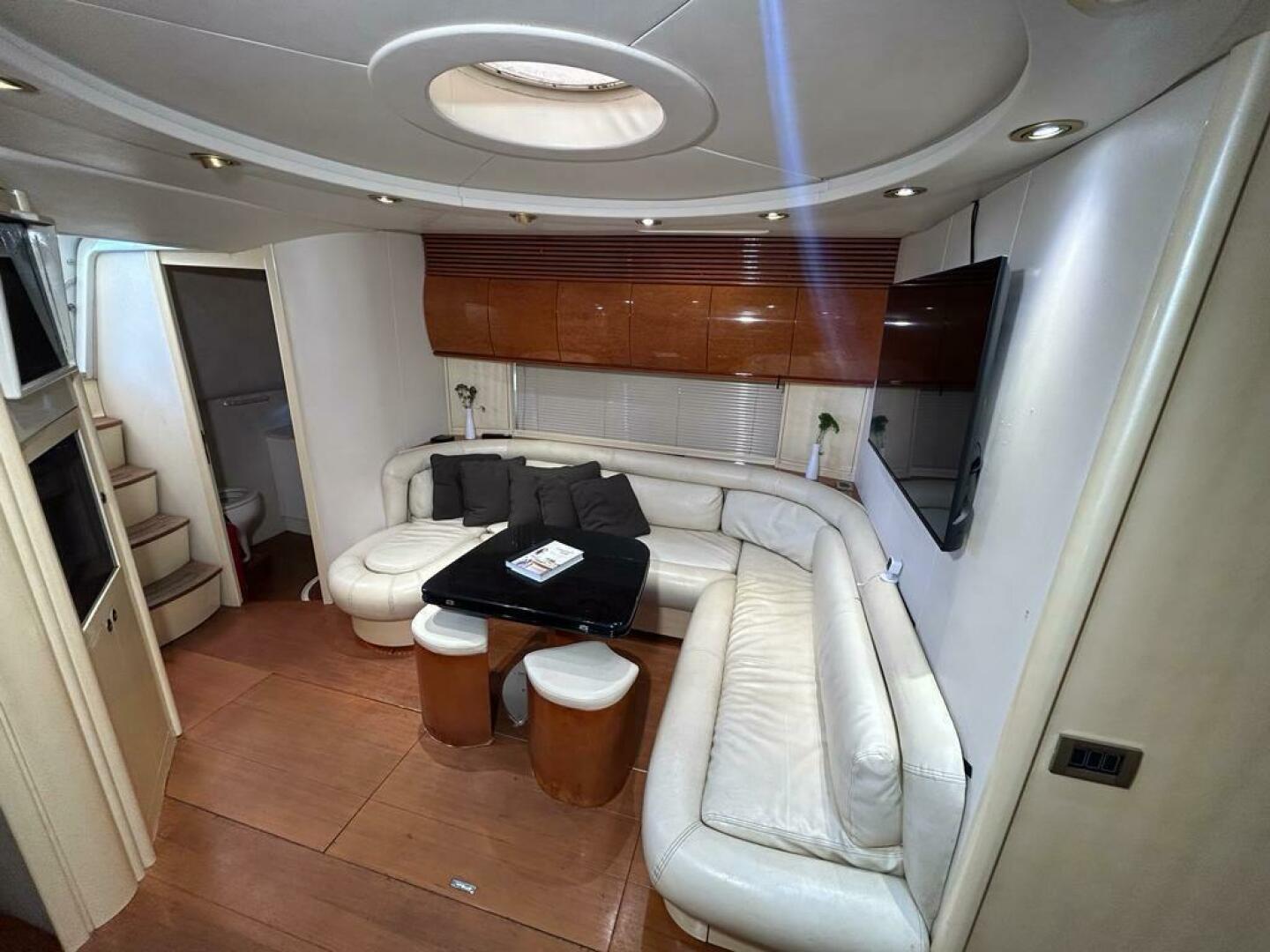 1999 54′ Pershing 54