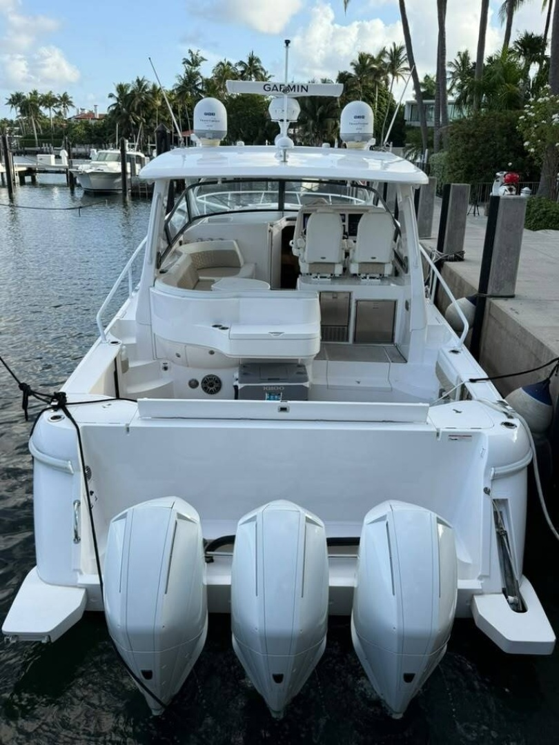 2021 47′ Intrepid 477 Evolution