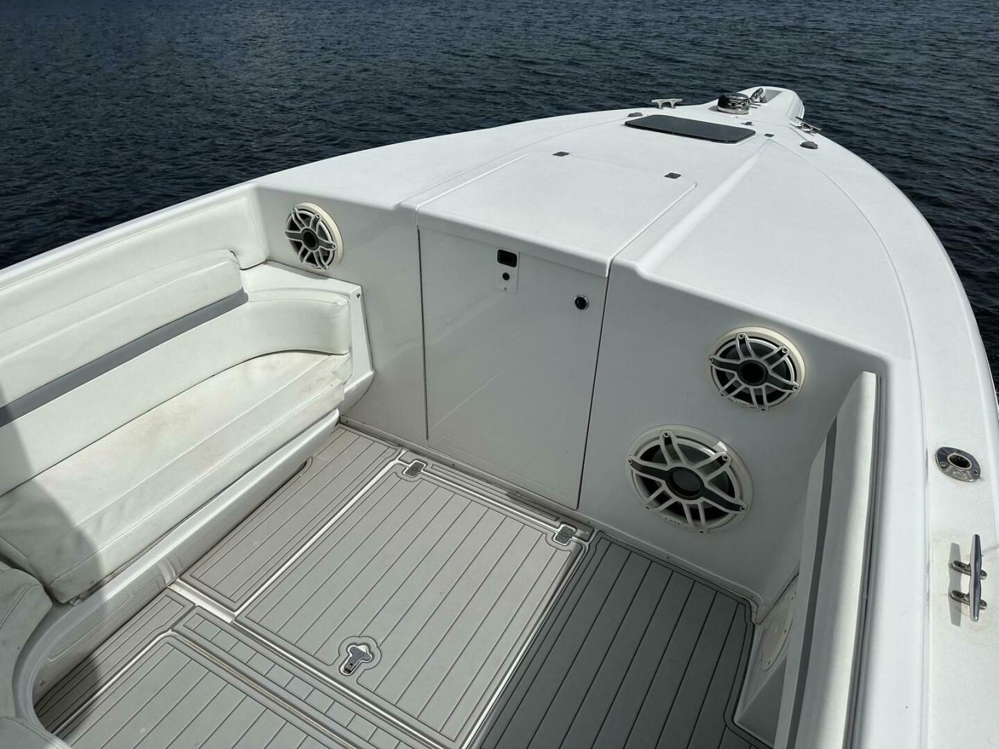 2003 32′ Intrepid 323 Cuddy
