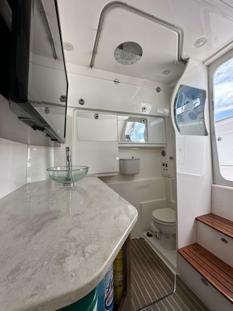 2017 43′ Everglades 435 Center Console