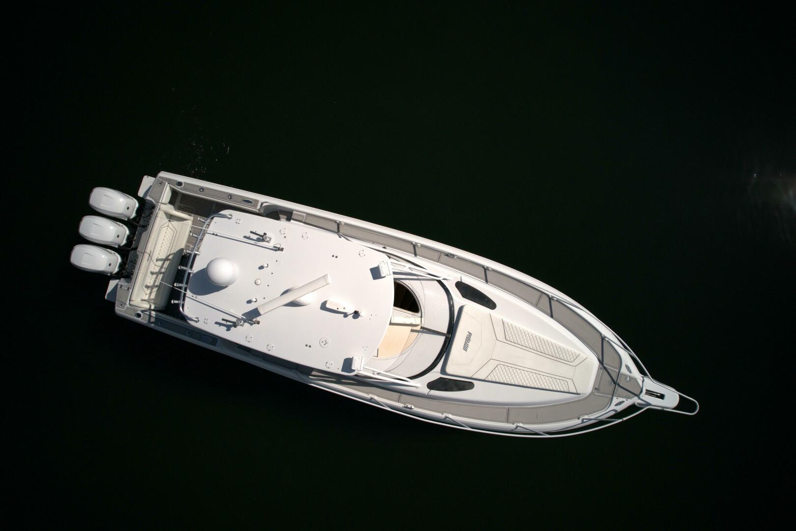 2002 37′ Intrepid 377