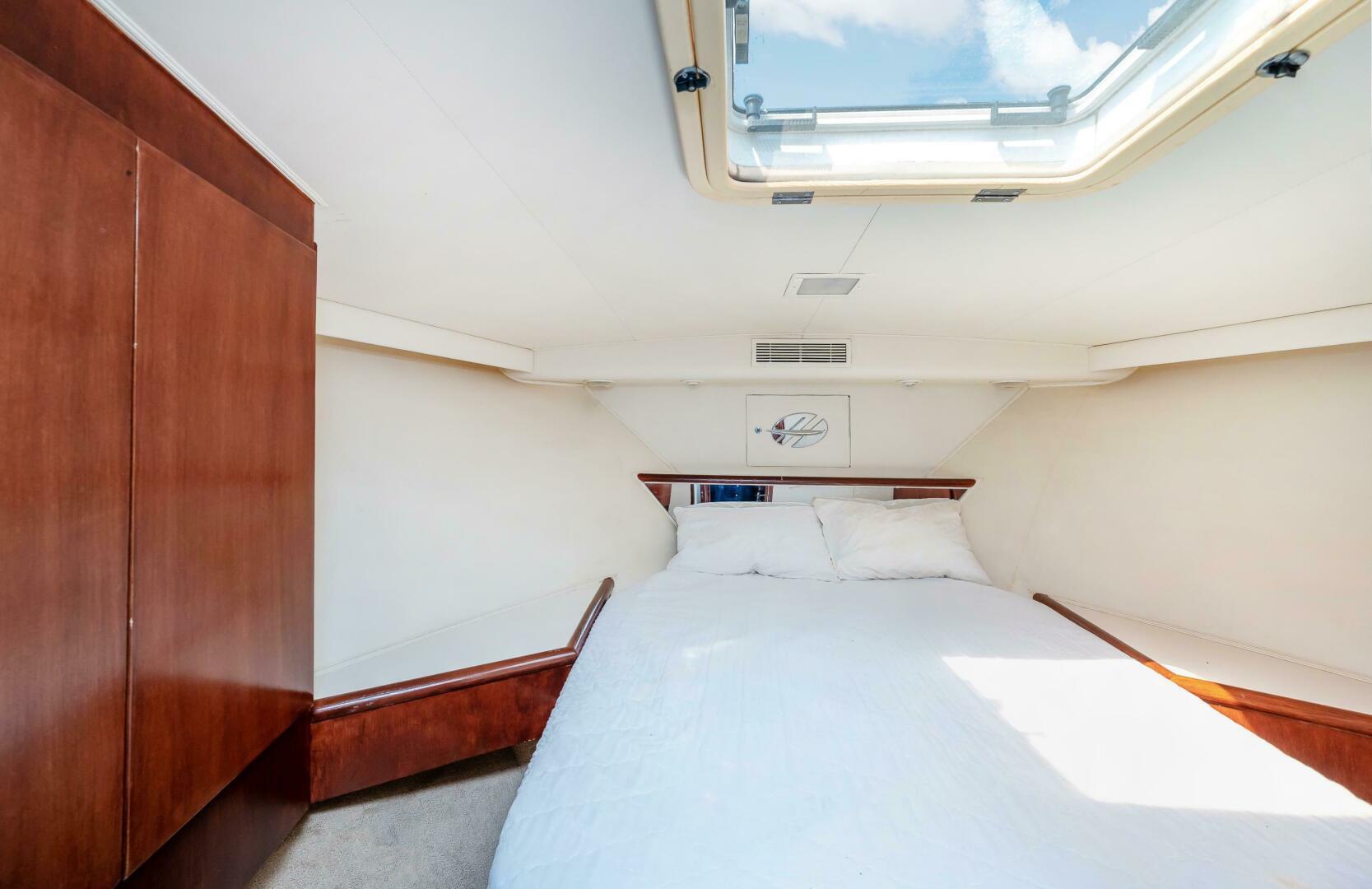 1992 50′ Hatteras 50 Convertible