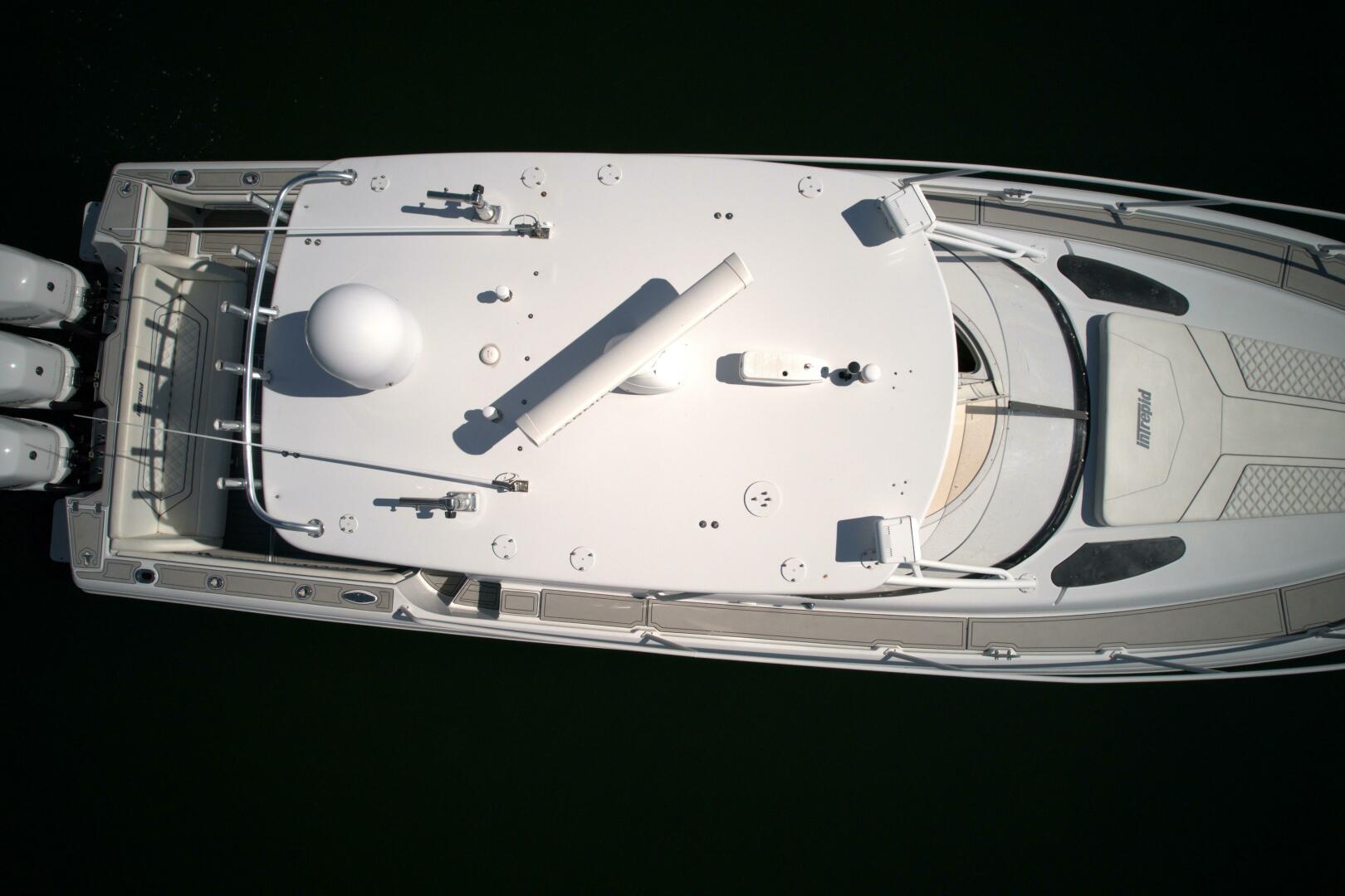 2002 37′ Intrepid 377