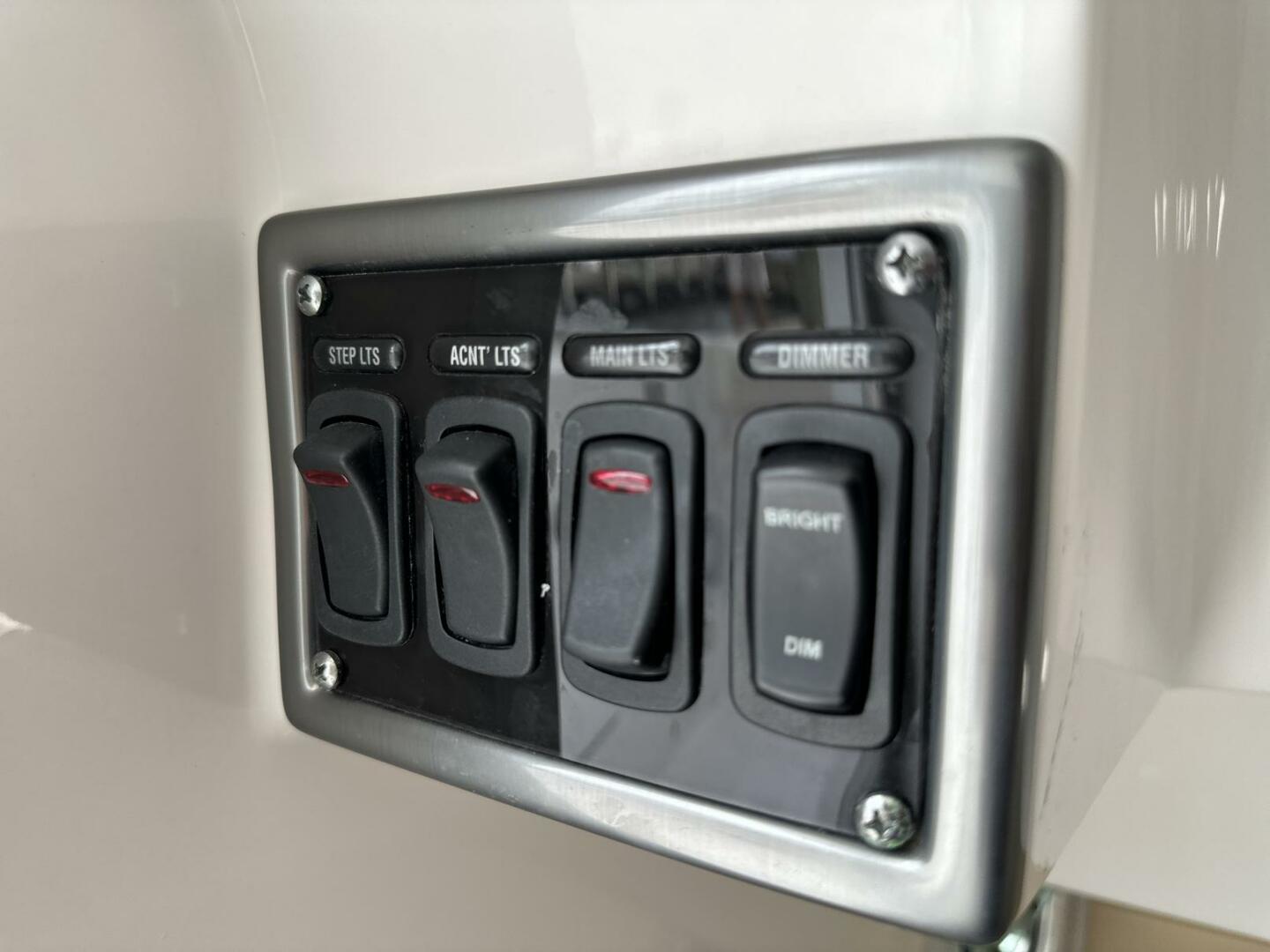 2017 43′ Everglades 435 Center Console