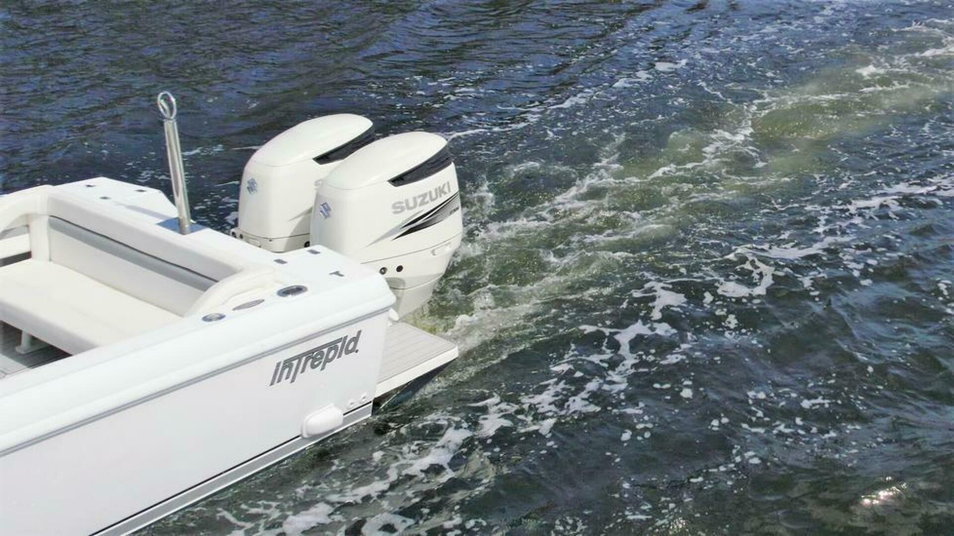 2003 32′ Intrepid 323 Cuddy