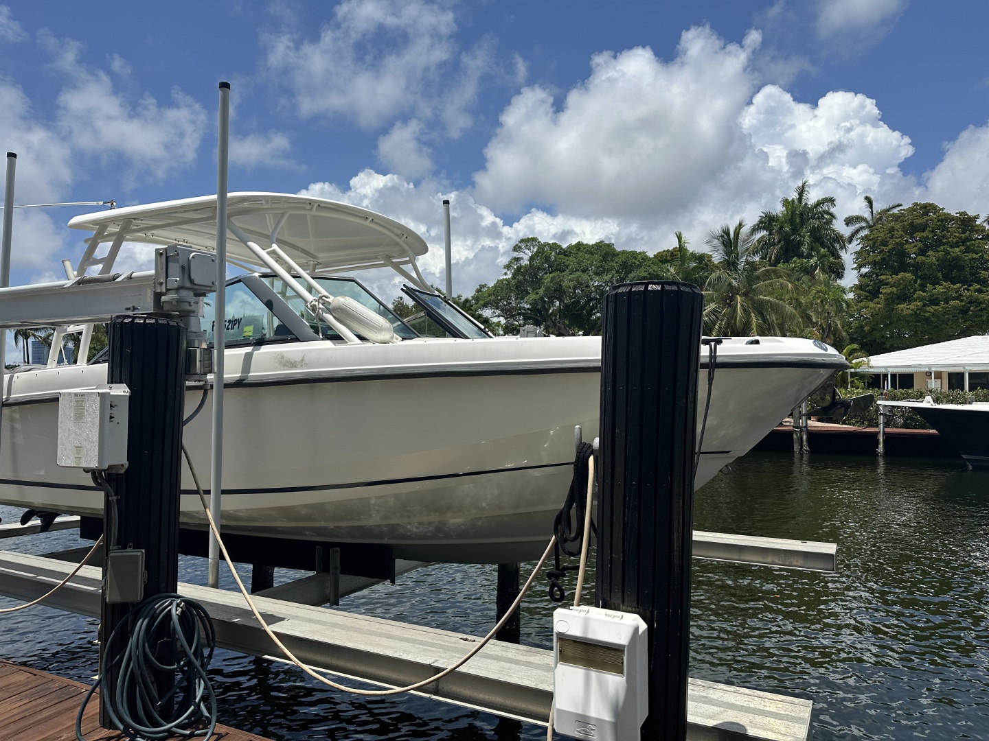 2015 27′ Boston Whaler 270 Vantage