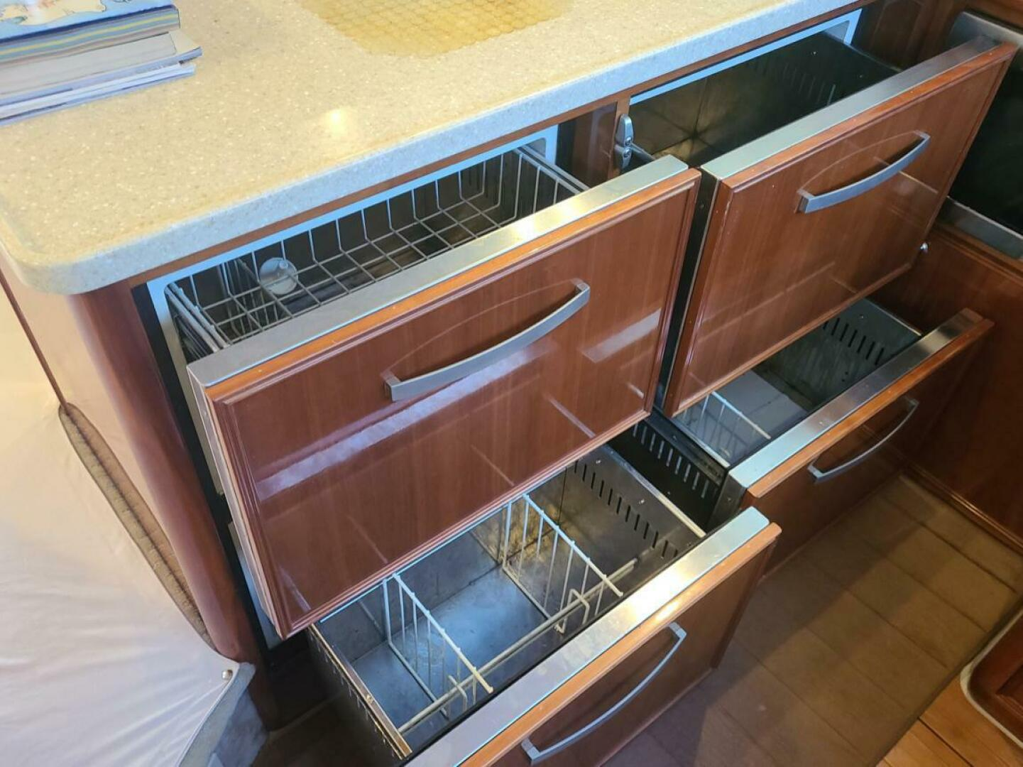 2009 47′ Riviera 47 Enclosed Flybridge Series II
