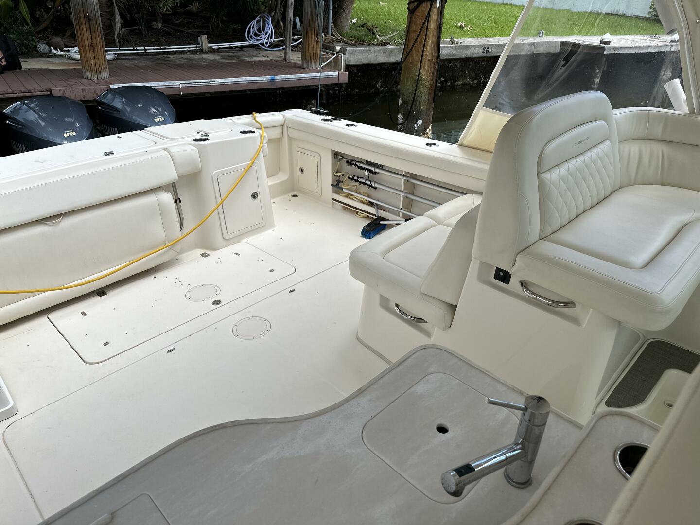 2017 37′ Grady-White Freedom 375
