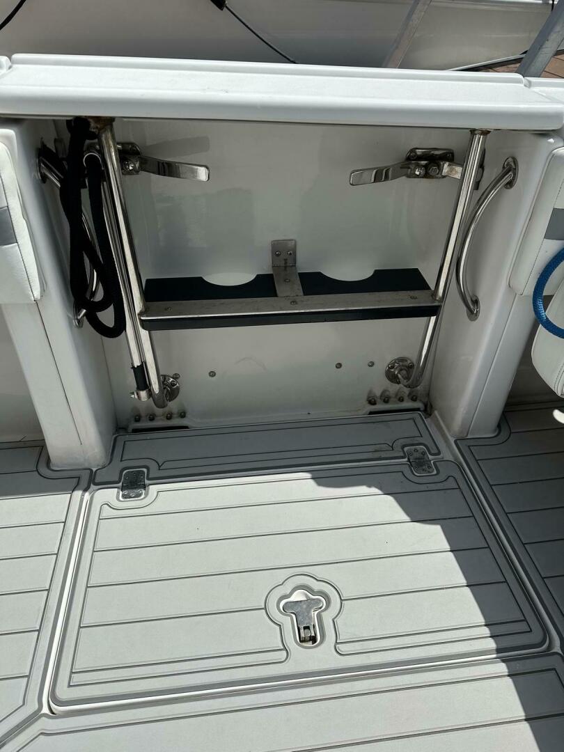 2003 32′ Intrepid 323 Cuddy