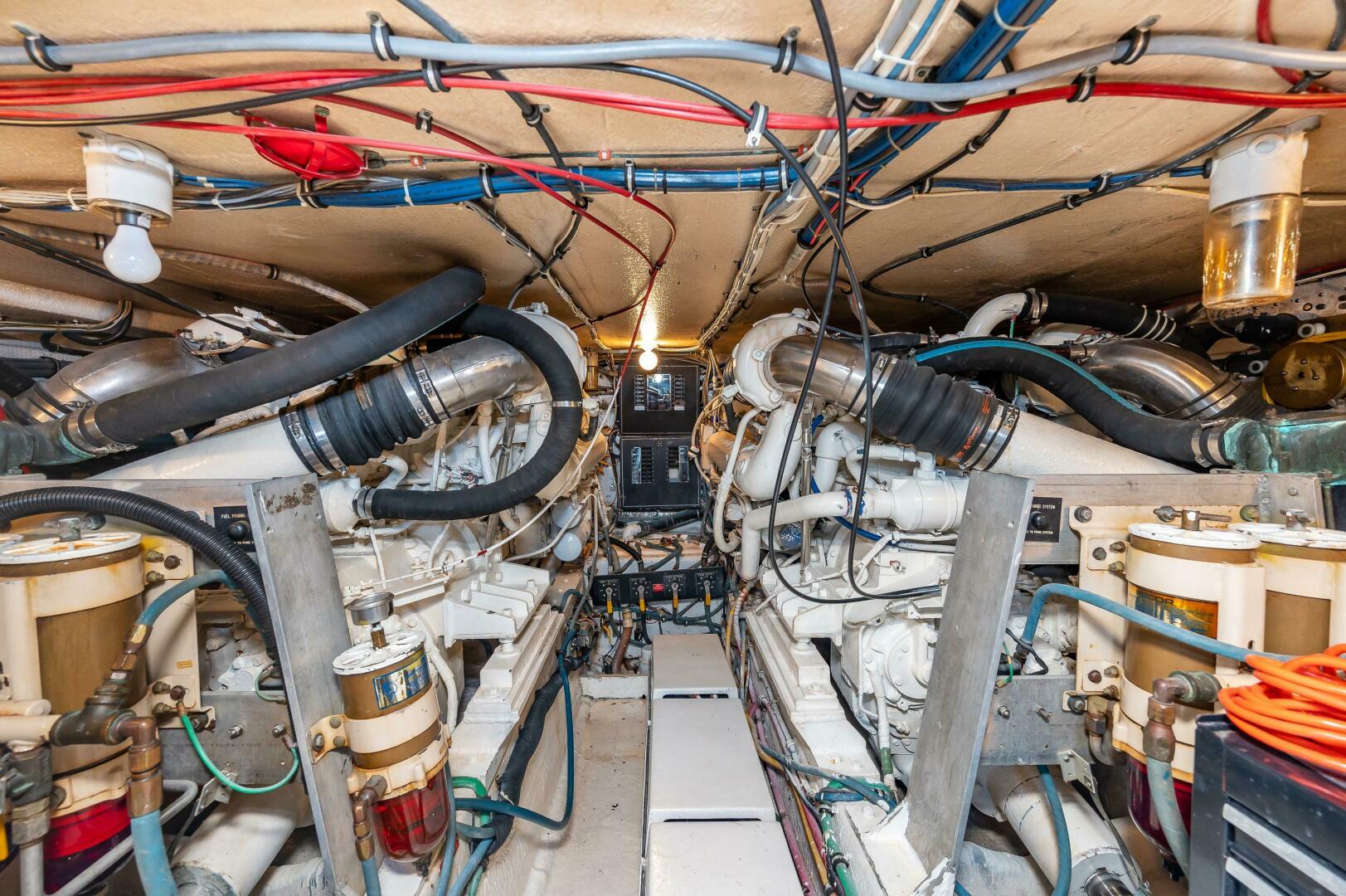 1992 50′ Hatteras 50 Convertible