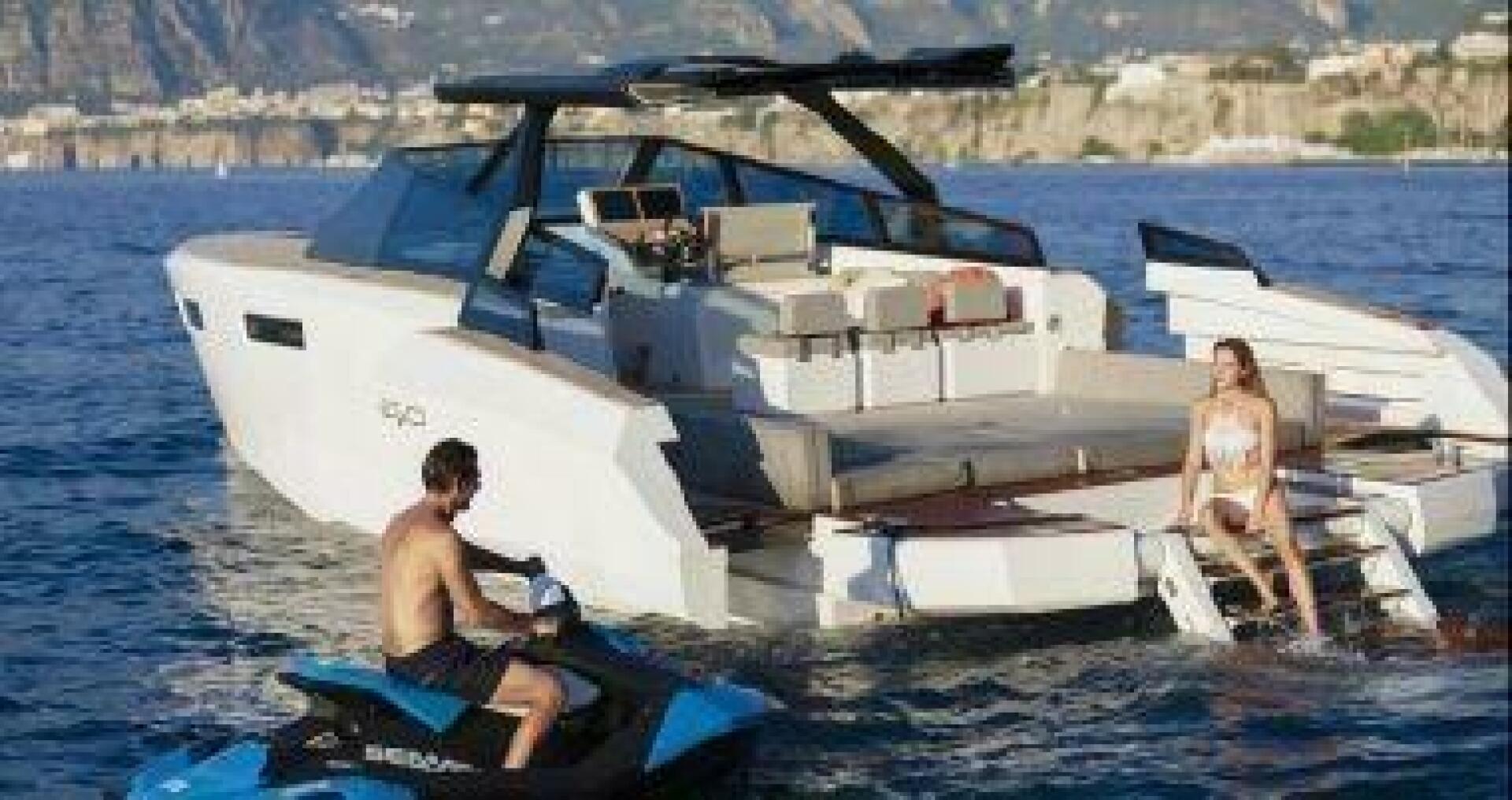 2017 43′ Evo Yachts 43