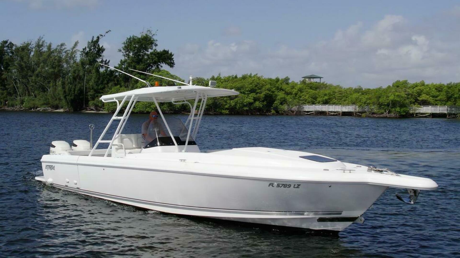 2003 32′ Intrepid 323 Cuddy