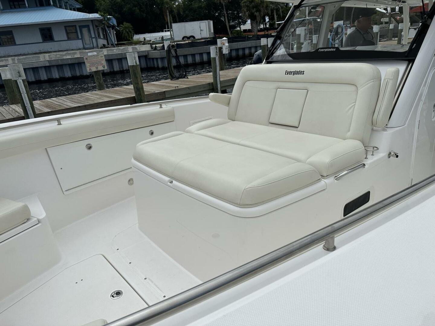 2017 43′ Everglades 435 Center Console
