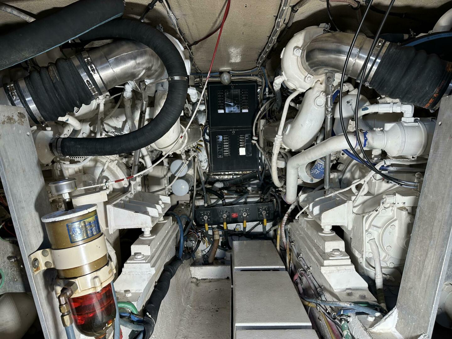 1992 50′ Hatteras 50 Convertible