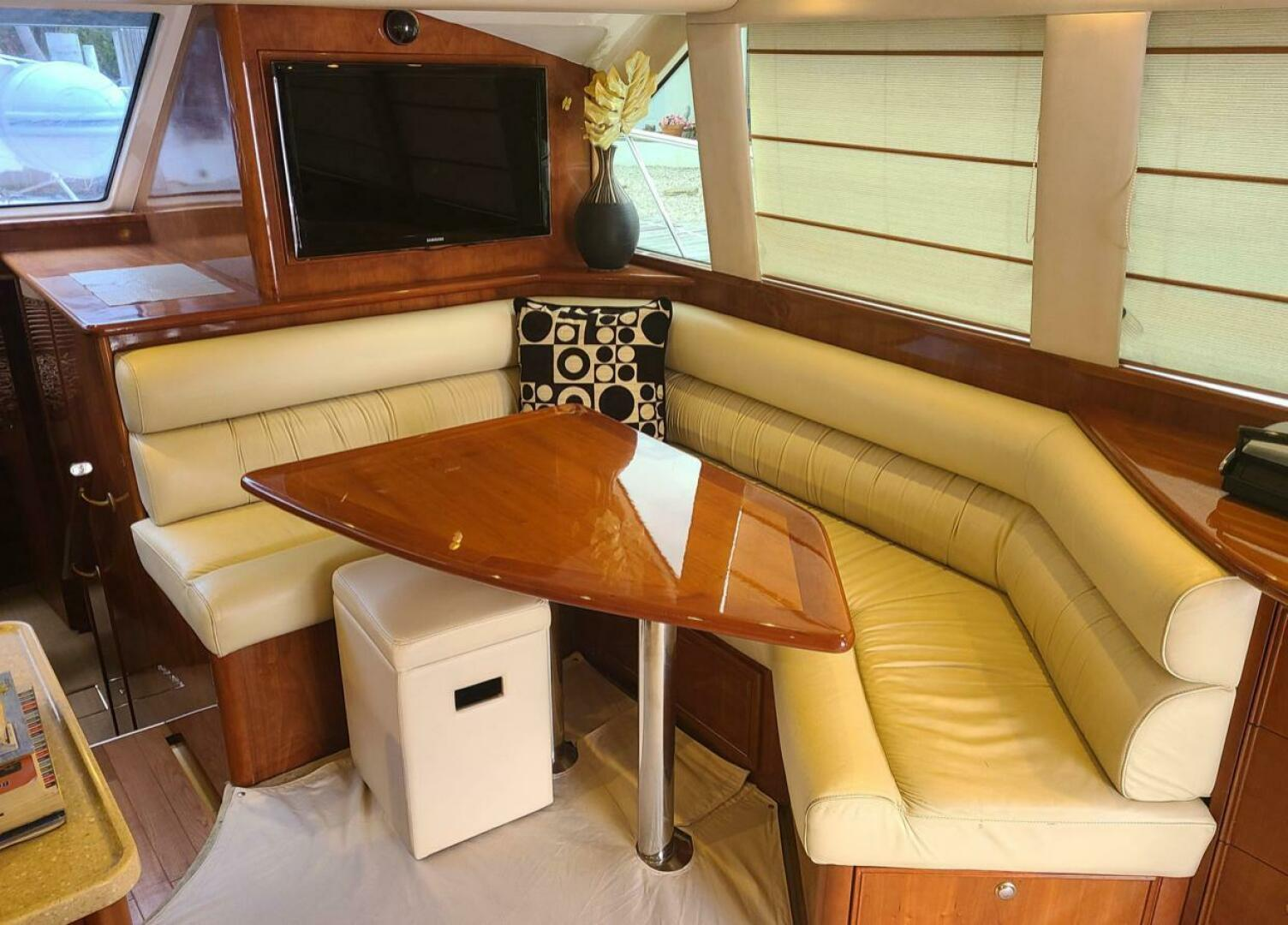 2009 47′ Riviera 47 Enclosed Flybridge Series II