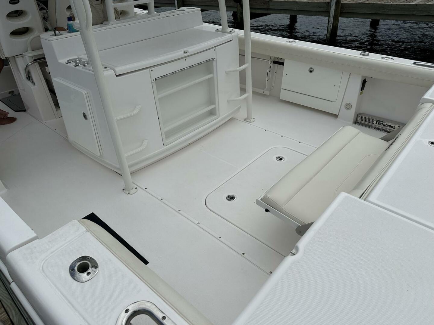 2017 43′ Everglades 435 Center Console