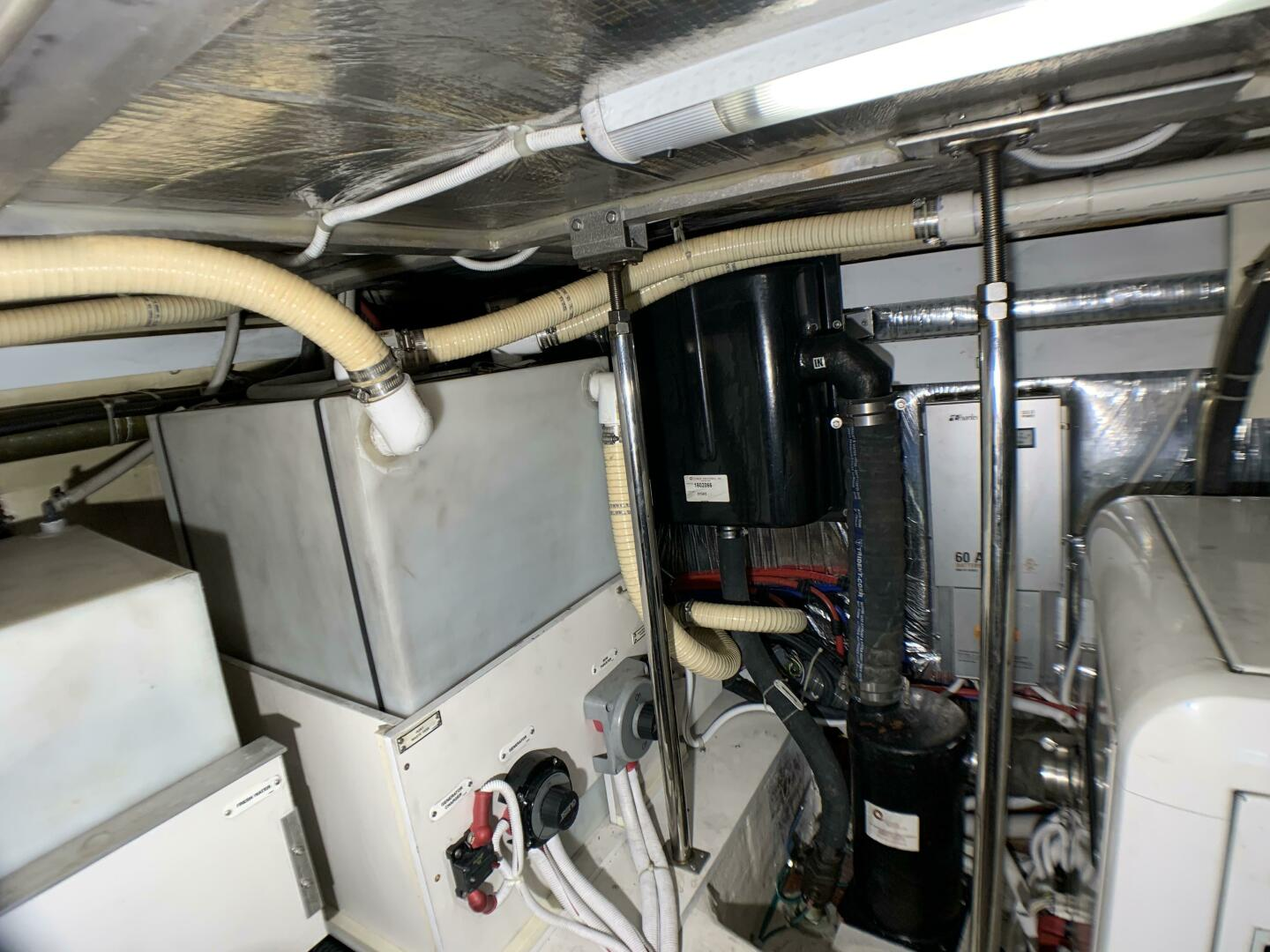 2006 56′ Carver 56 Voyager
