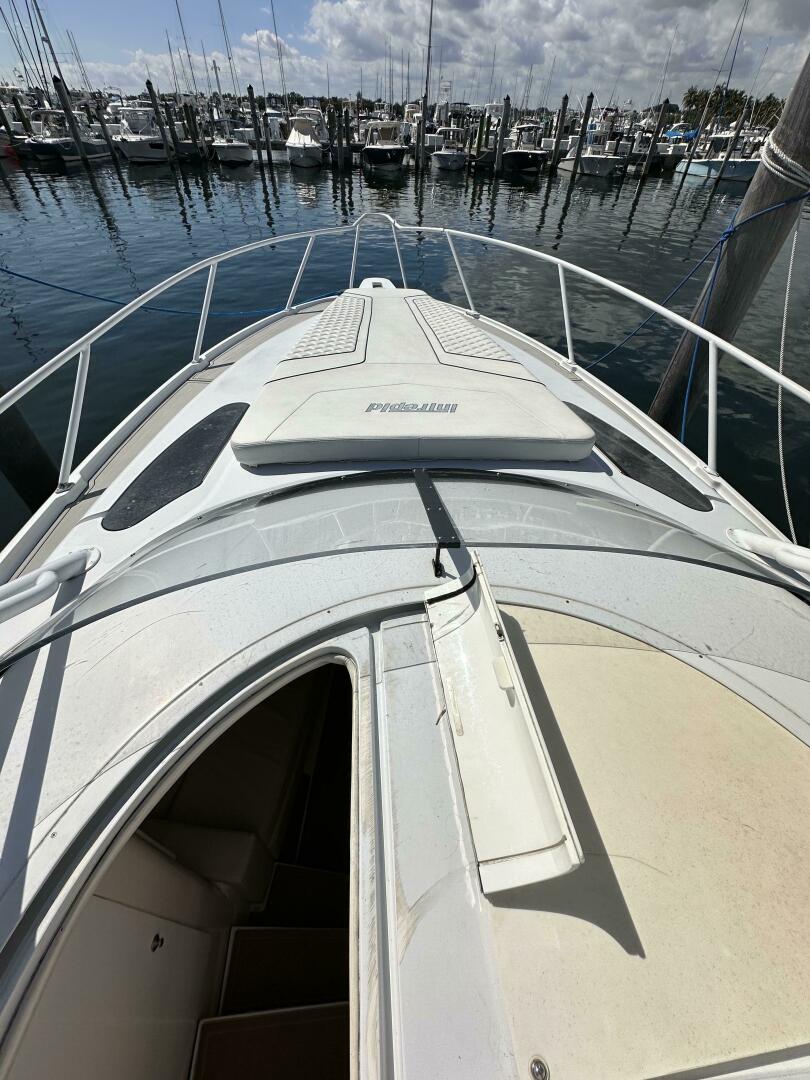 2002 37′ Intrepid 377