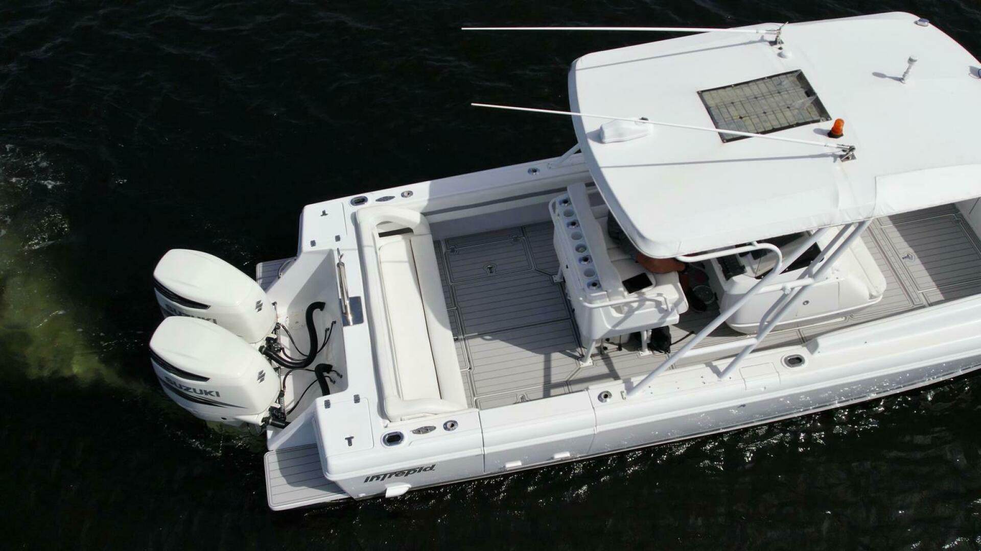 2003 32′ Intrepid 323 Cuddy