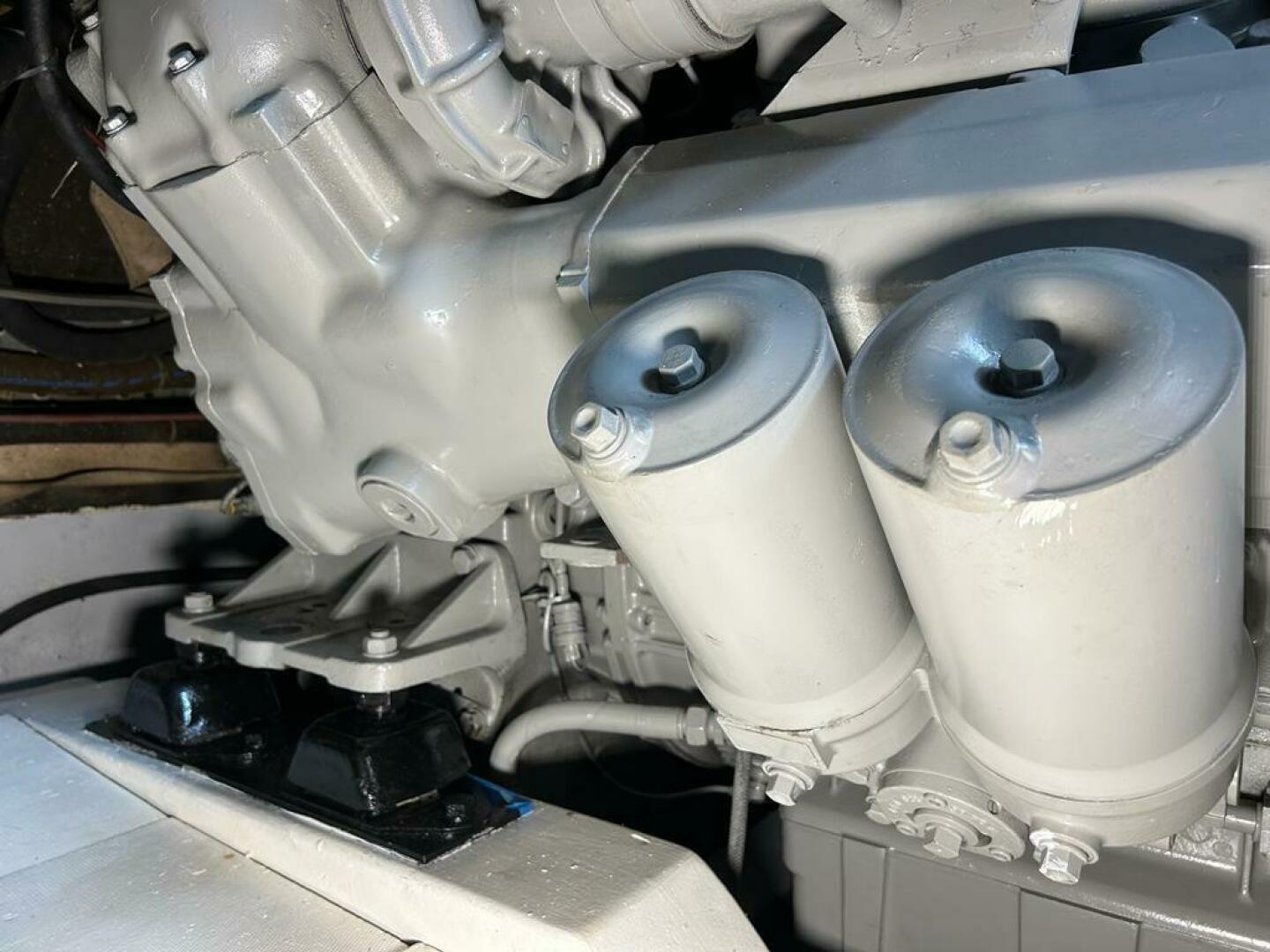 1999 54′ Pershing 54