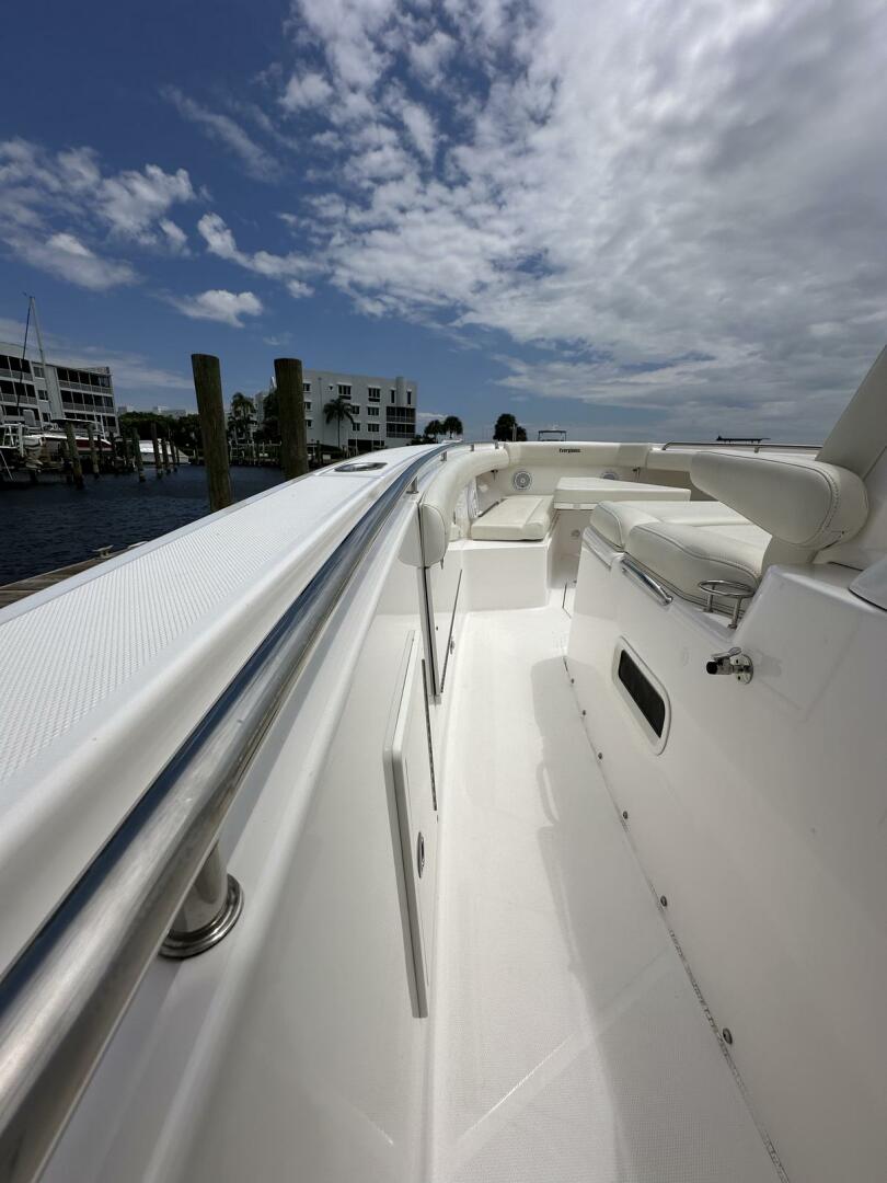 2017 43′ Everglades 435 Center Console