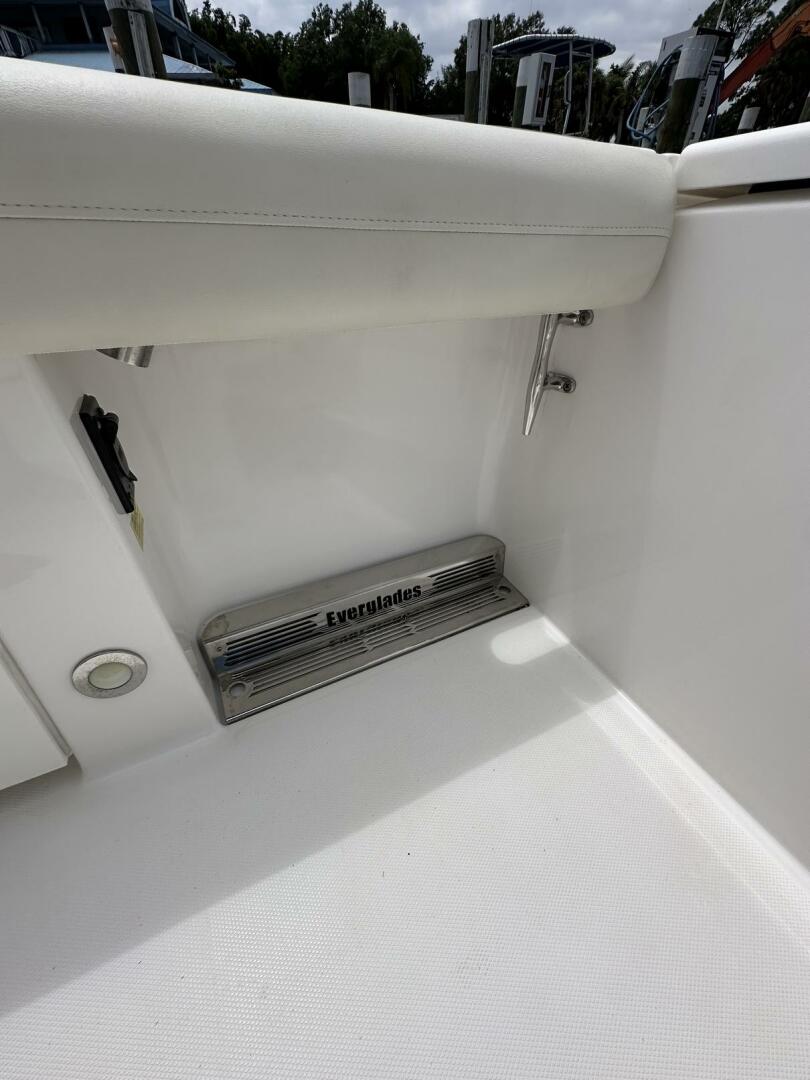 2017 43′ Everglades 435 Center Console