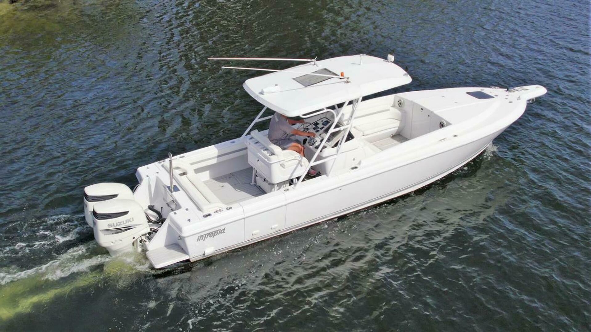 2003 32′ Intrepid 323 Cuddy