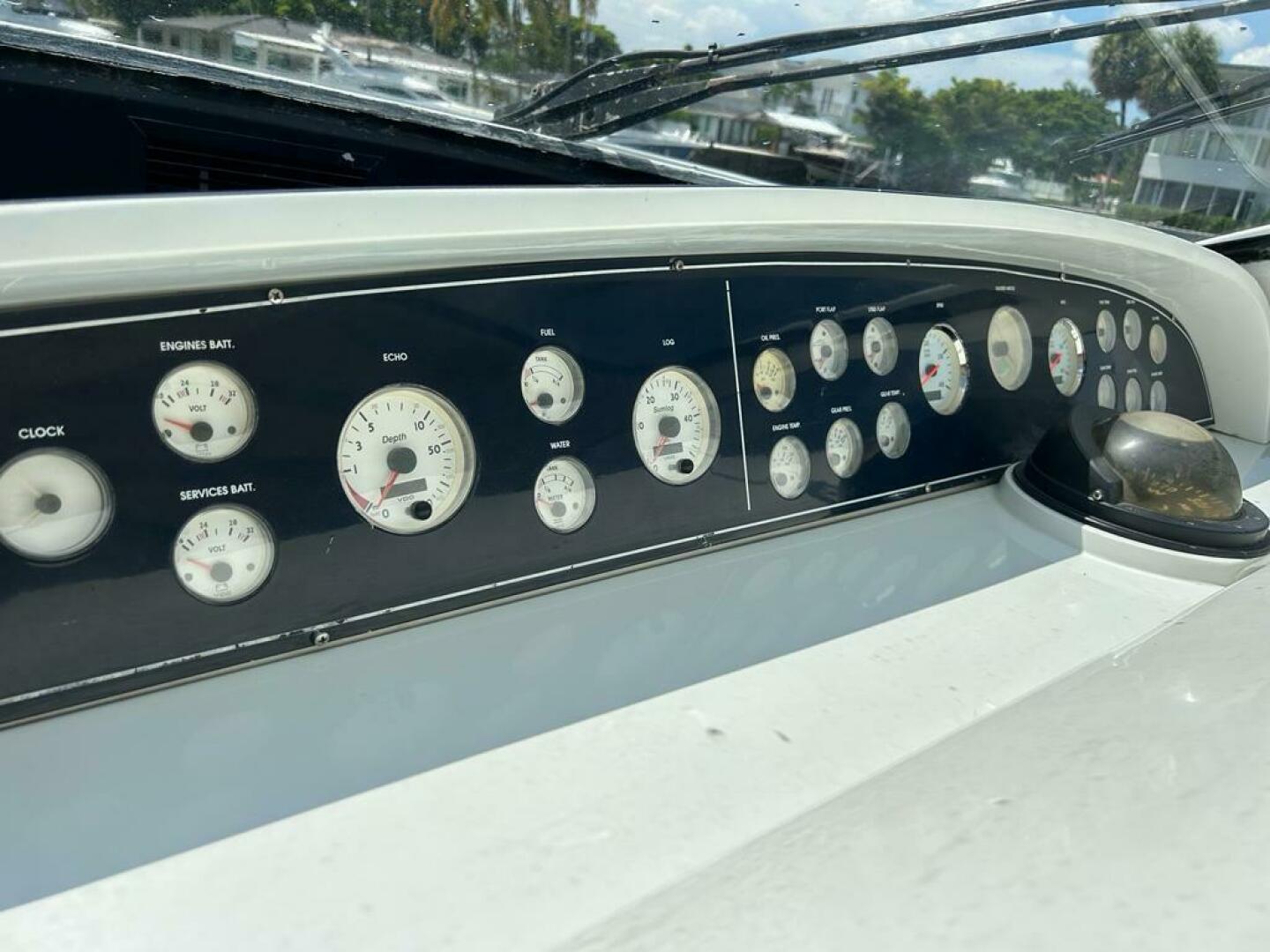 1999 54′ Pershing 54