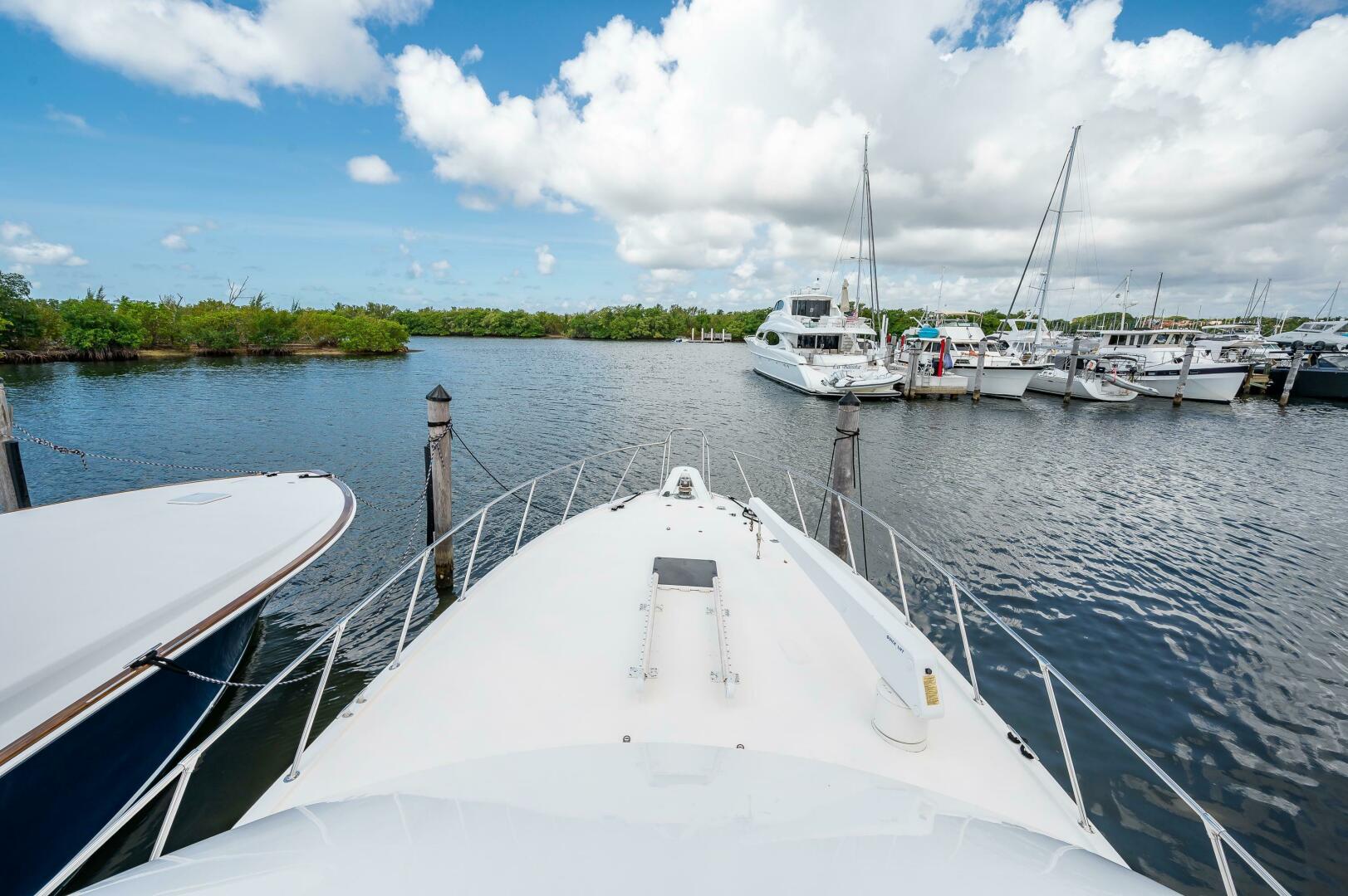 1992 50′ Hatteras 50 Convertible