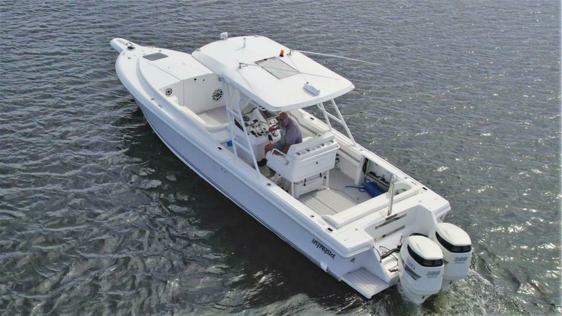 2003 32′ Intrepid 323 Cuddy