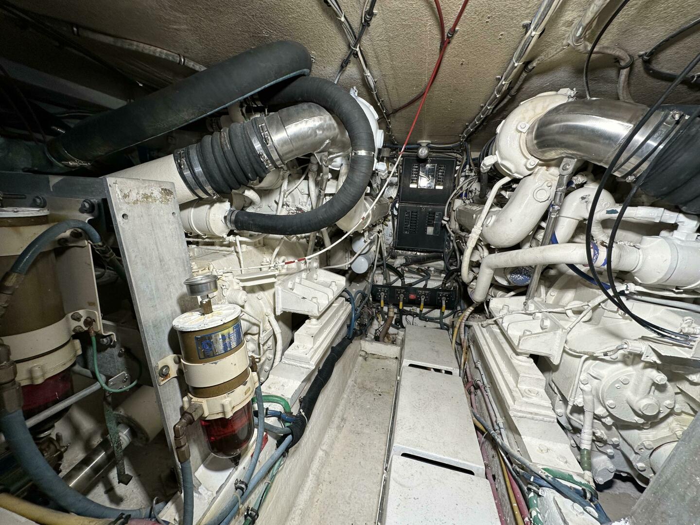 1992 50′ Hatteras 50 Convertible